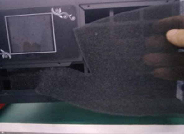 激光冷水機防塵網(wǎng)拆洗