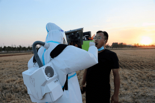 風冷式小空調在防護服上的應用(圖片來源于網絡)